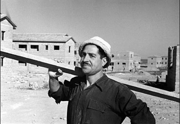 david-rubinger-construction-worker-in-beersheva-1951