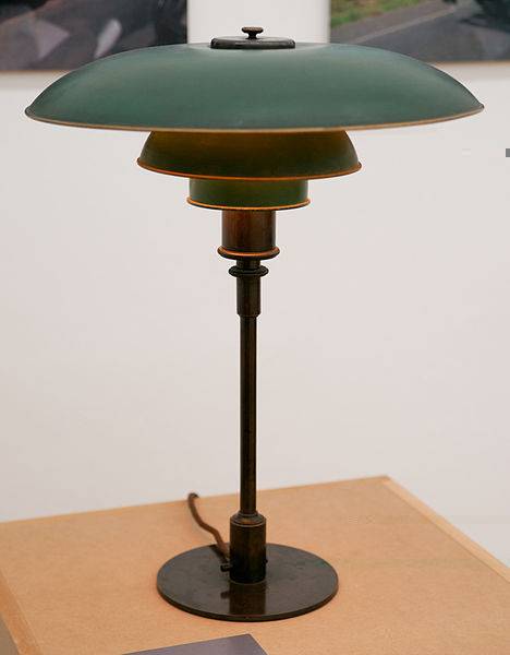 468px-Poul_Henningsen_-_PH_1941_lamp